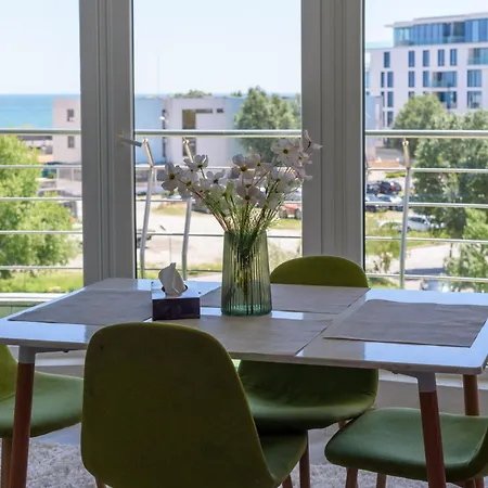 Summerland Vibes * Mamaia