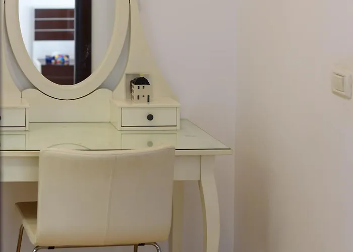 Summerland Vibes * Mamaia